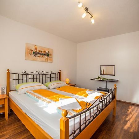 Apartments Kati 오미스 외부 사진