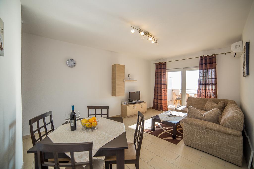 Apartments Kati 오미스 외부 사진