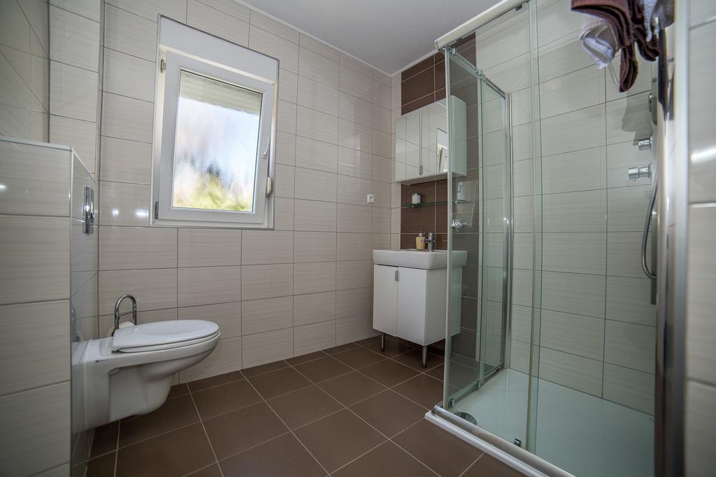 Apartments Kati 오미스 외부 사진
