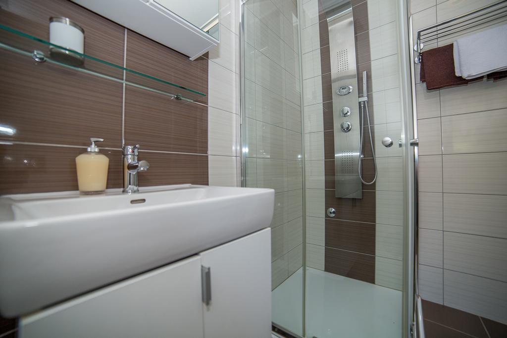 Apartments Kati 오미스 외부 사진