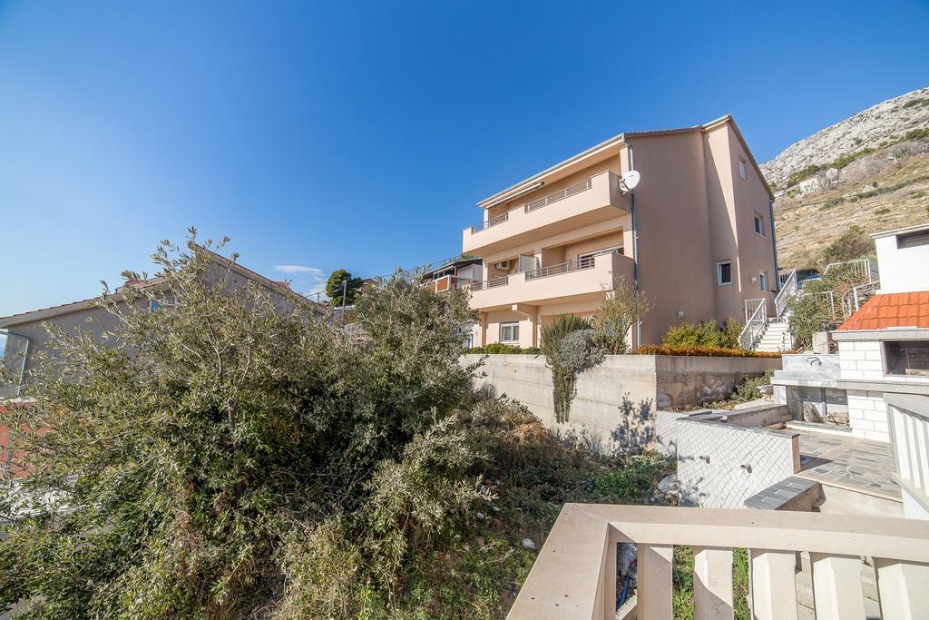 Apartments Kati 오미스 외부 사진
